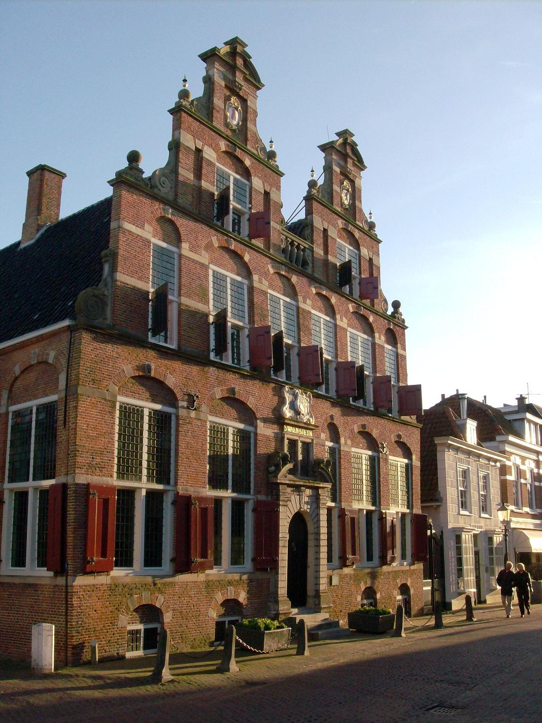 Swaensteyn,_Raadhuis_van_Leidschendam-Voorburg,_Nederland,_Town_hall_of_Voorburg,_Netherlands.jpg